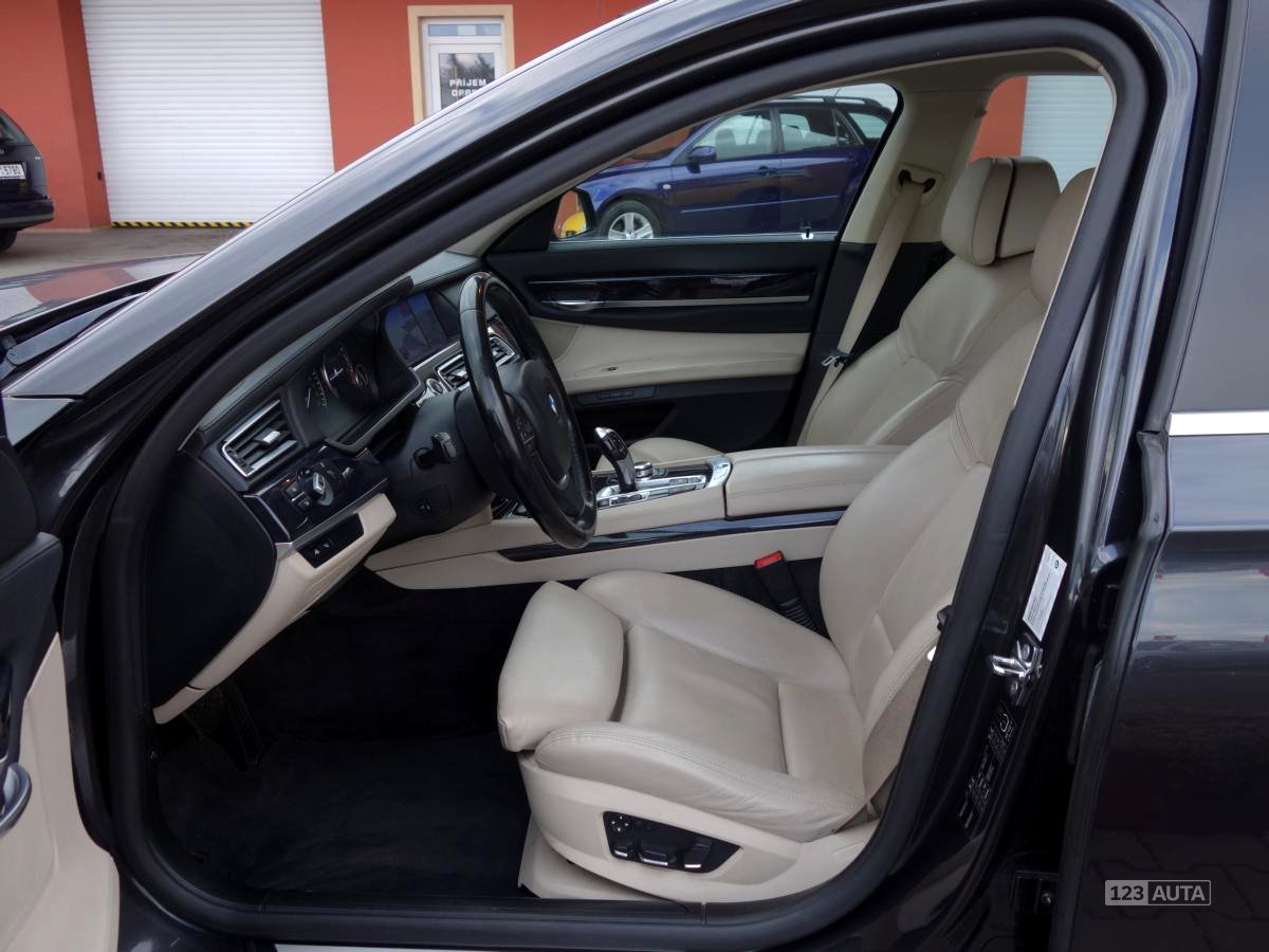 BMW Řada 7, 2009 - pohled č. 10