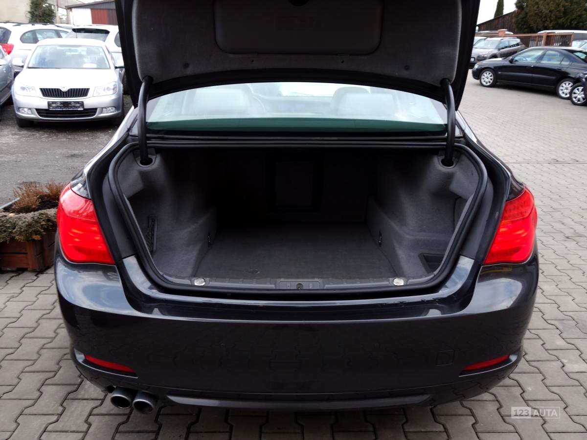 BMW Řada 7, 2009 - pohled č. 6