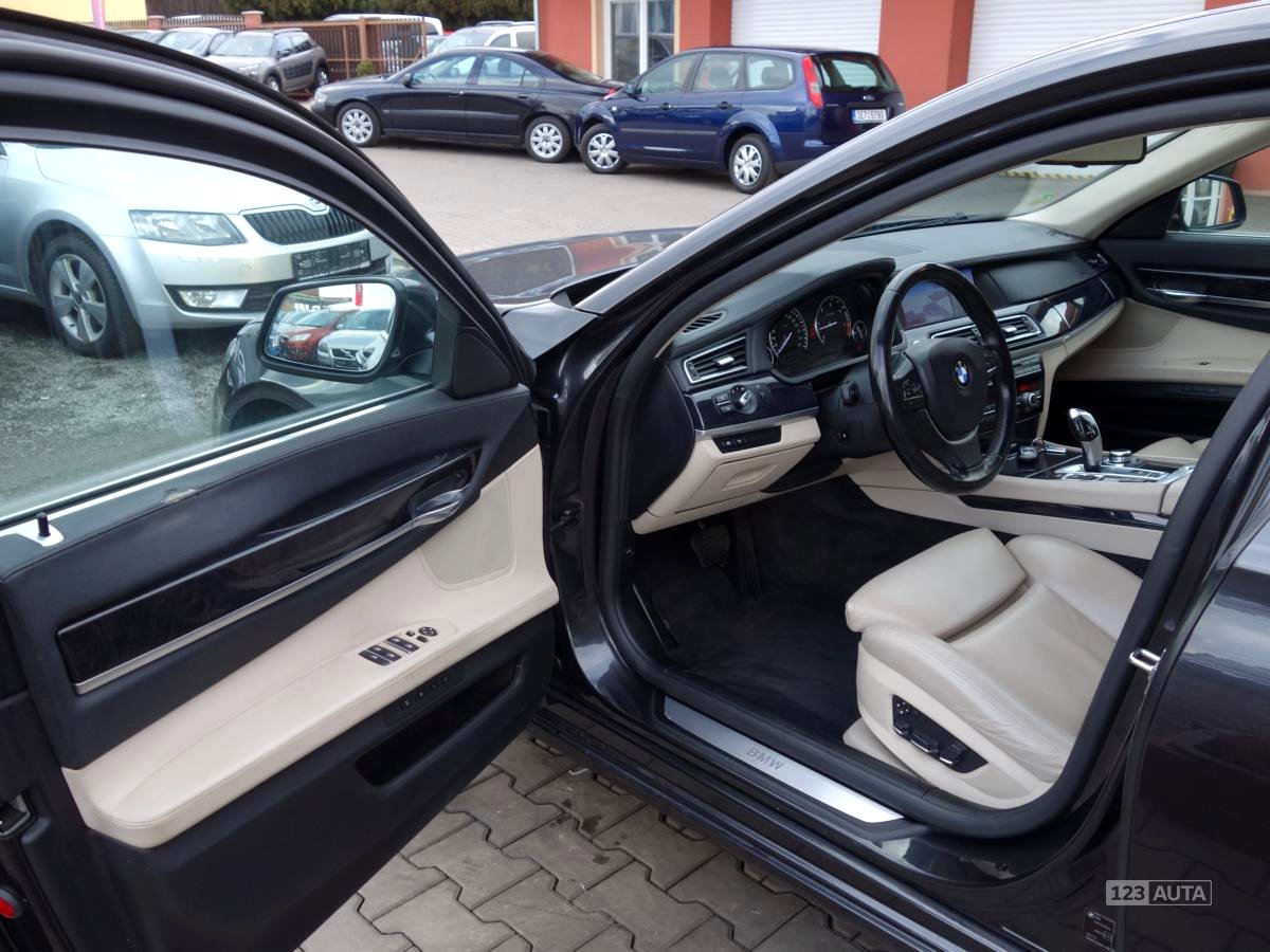 BMW Řada 7, 2009 - pohled č. 9