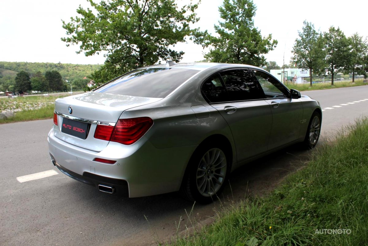 BMW Řada 7, 2012 - pohled č. 6