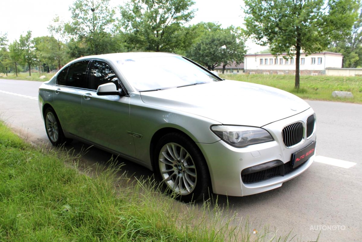 BMW Řada 7, 2012 - pohled č. 8