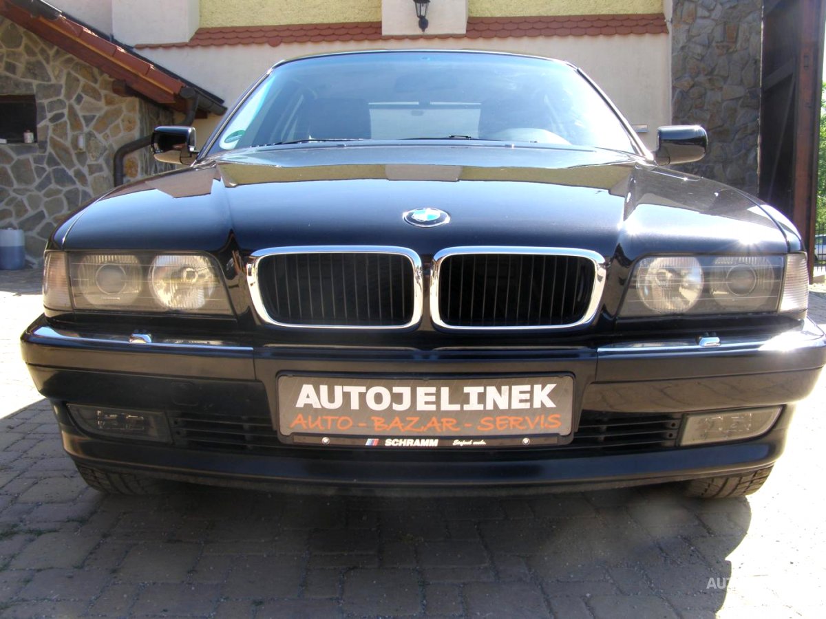 BMW Řada 7, 1995 - pohled č. 2