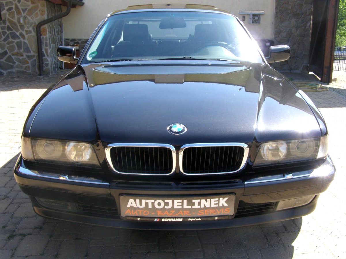 BMW Řada 7, 1995 - pohled č. 3