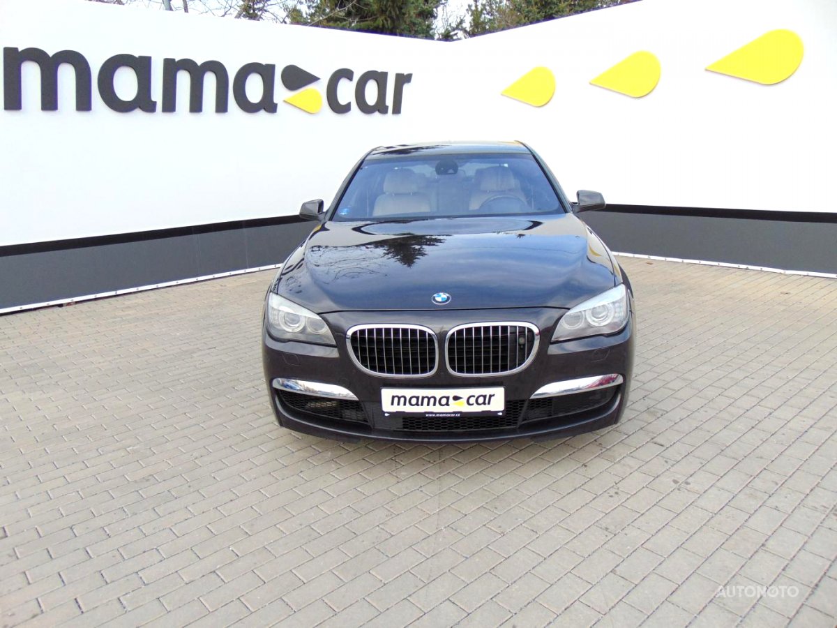 BMW Řada 7, 2012 - pohled č. 2