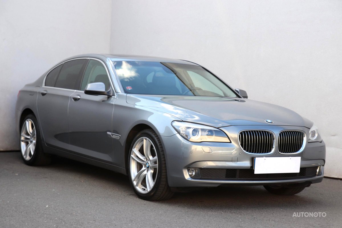 BMW Řada 7, 2012 - celkový pohled