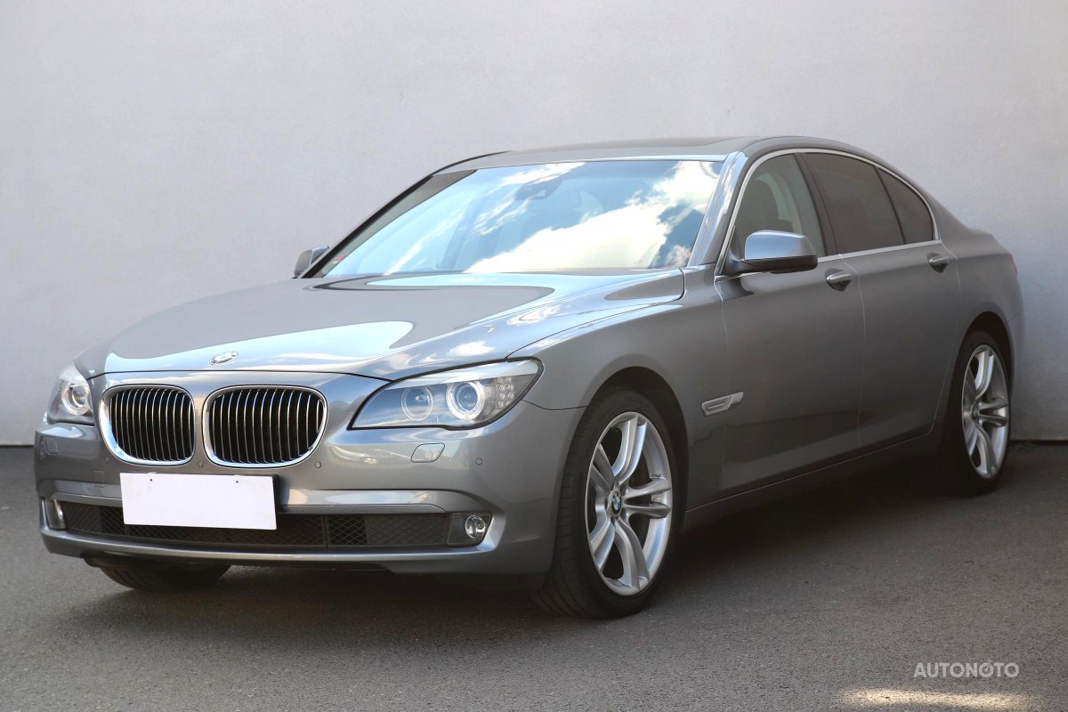 BMW Řada 7, 2012 - pohled č. 3