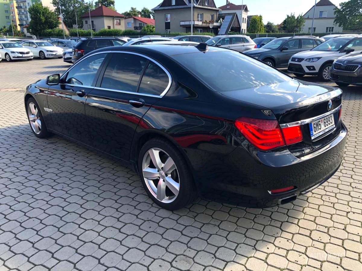 BMW Řada 7, 2011 - pohled č. 3