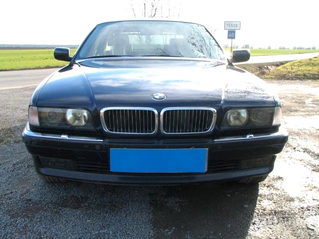 BMW Řada 7, 1997 - pohled č. 2