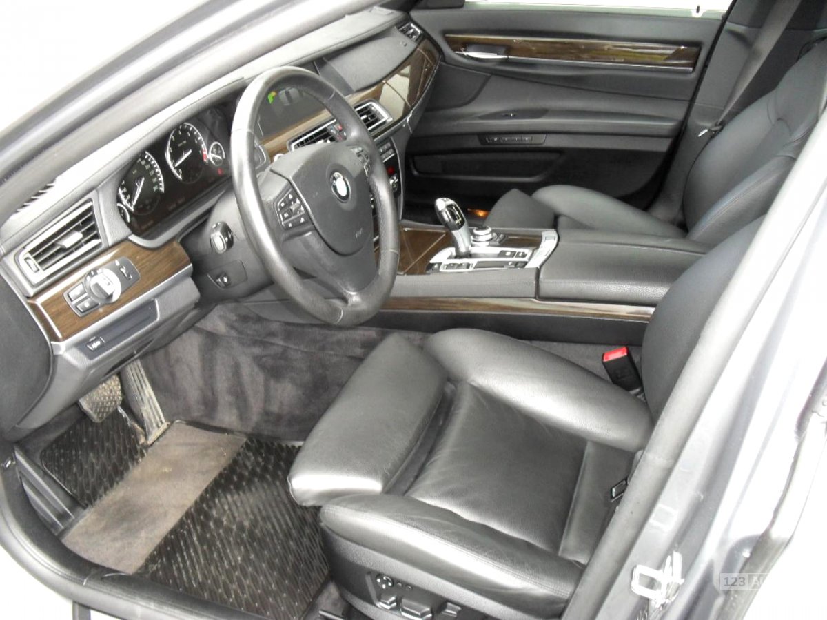BMW Řada 7, 2009 - pohled č. 12