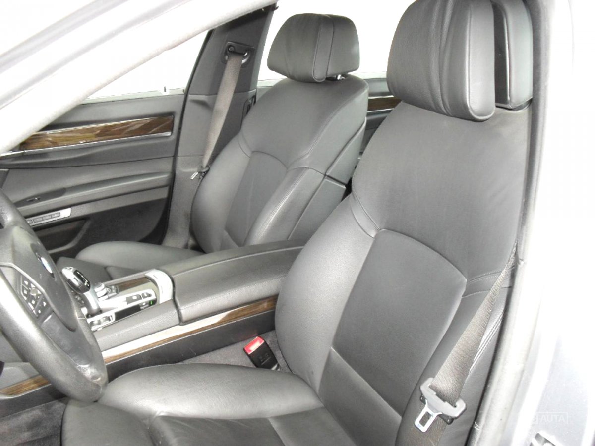 BMW Řada 7, 2009 - pohled č. 13