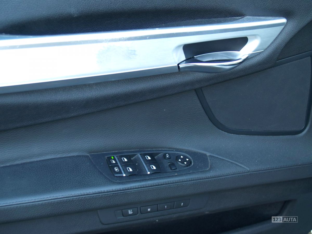 BMW Řada 7, 2010 - pohled č. 11