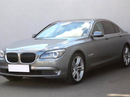 BMW Řada 7, 2012 - pohled č. 3