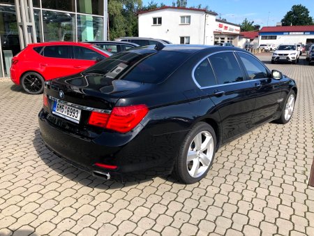 BMW Řada 7, 2011 - pohled č. 2