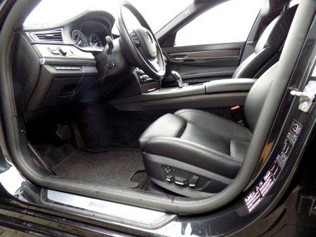 BMW Řada 7, 2010 - pohled č. 6