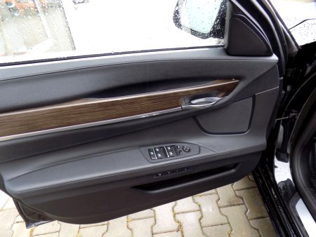 BMW Řada 7, 2010 - pohled č. 9