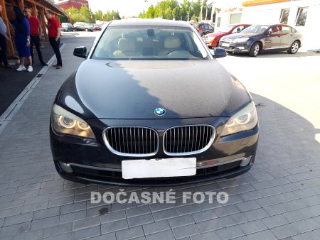 BMW Řada 7, 2010 - pohled č. 2