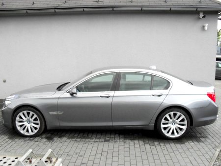 BMW Řada 7, 2009 - pohled č. 2