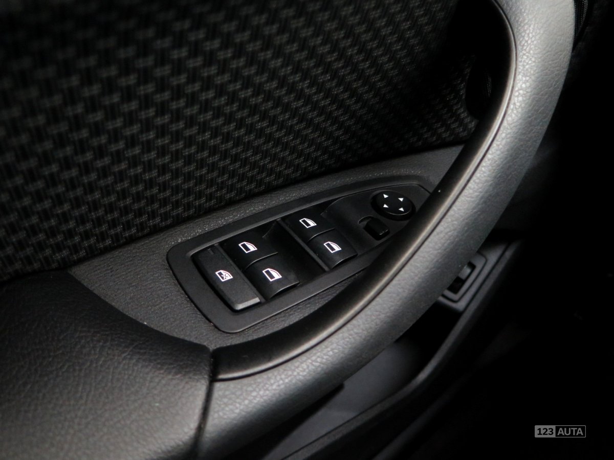 BMW X1, 2015 - pohled č. 19