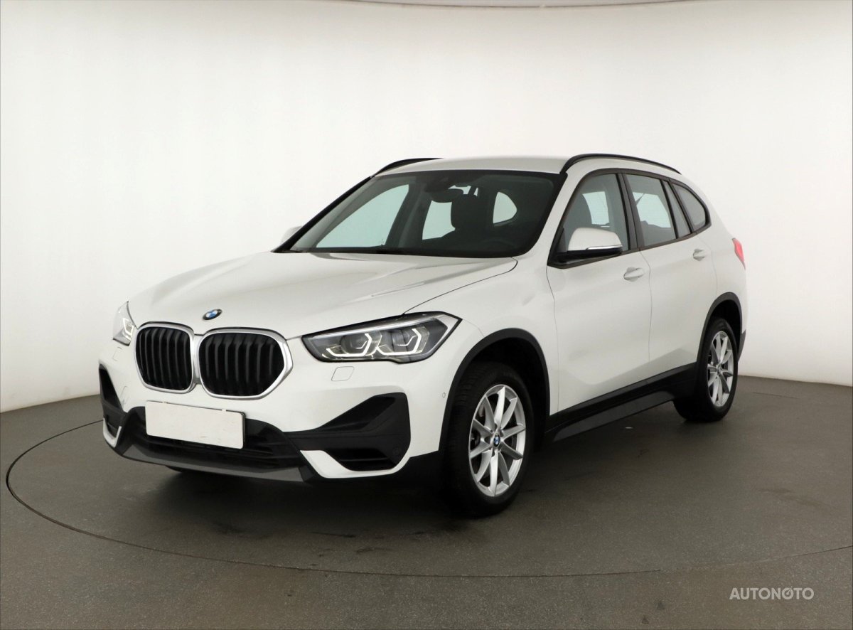 BMW X1, 2022 - pohled č. 3