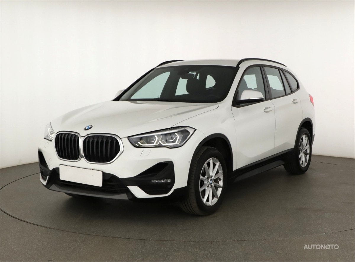BMW X1, 2022 - pohled č. 3
