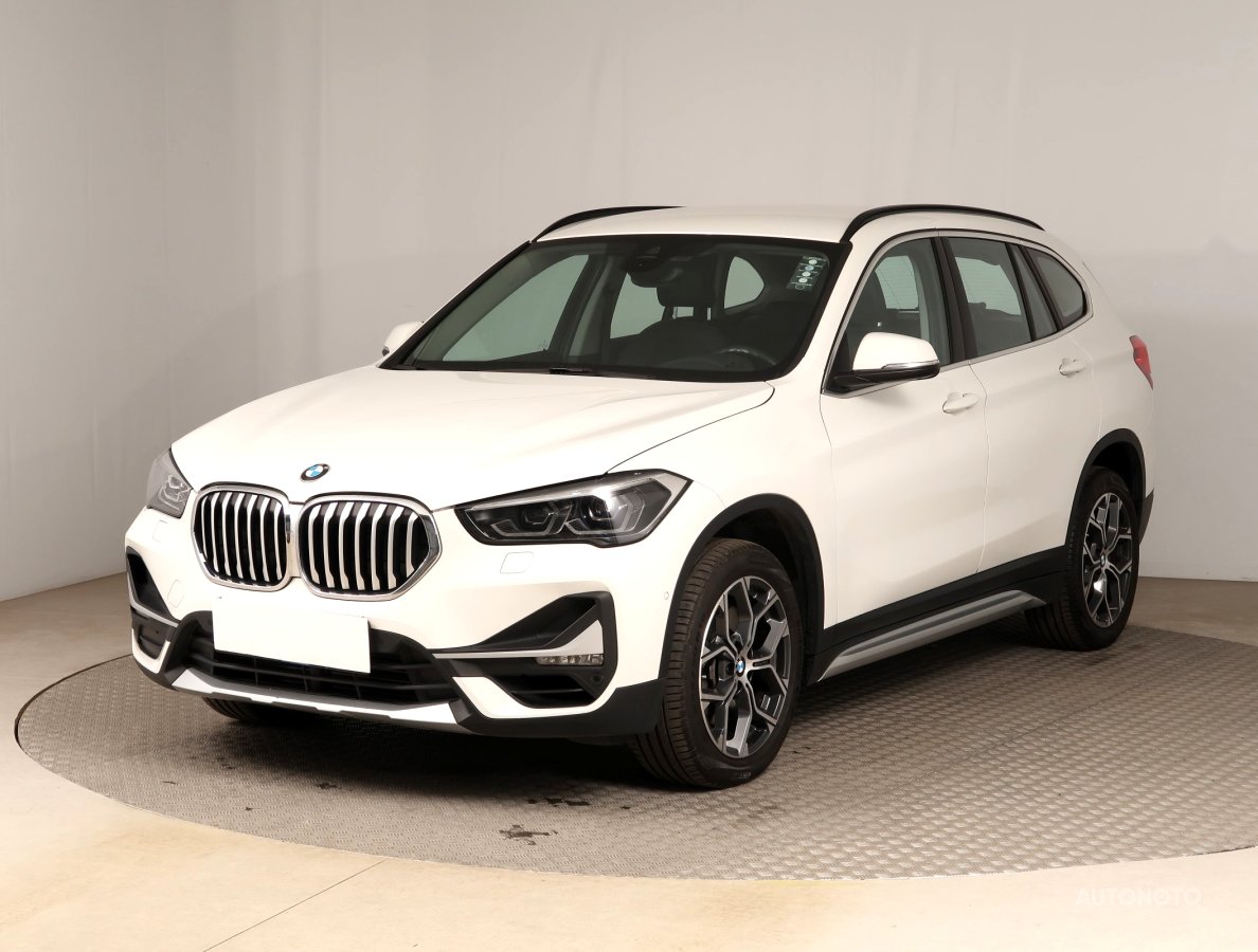BMW X1, 2022 - pohled č. 3