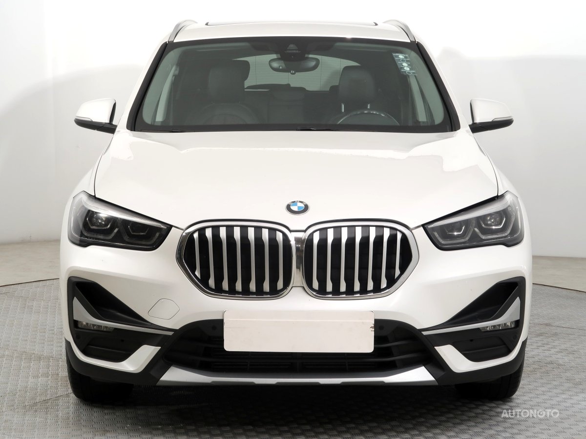 BMW X1, 2021 - pohled č. 2