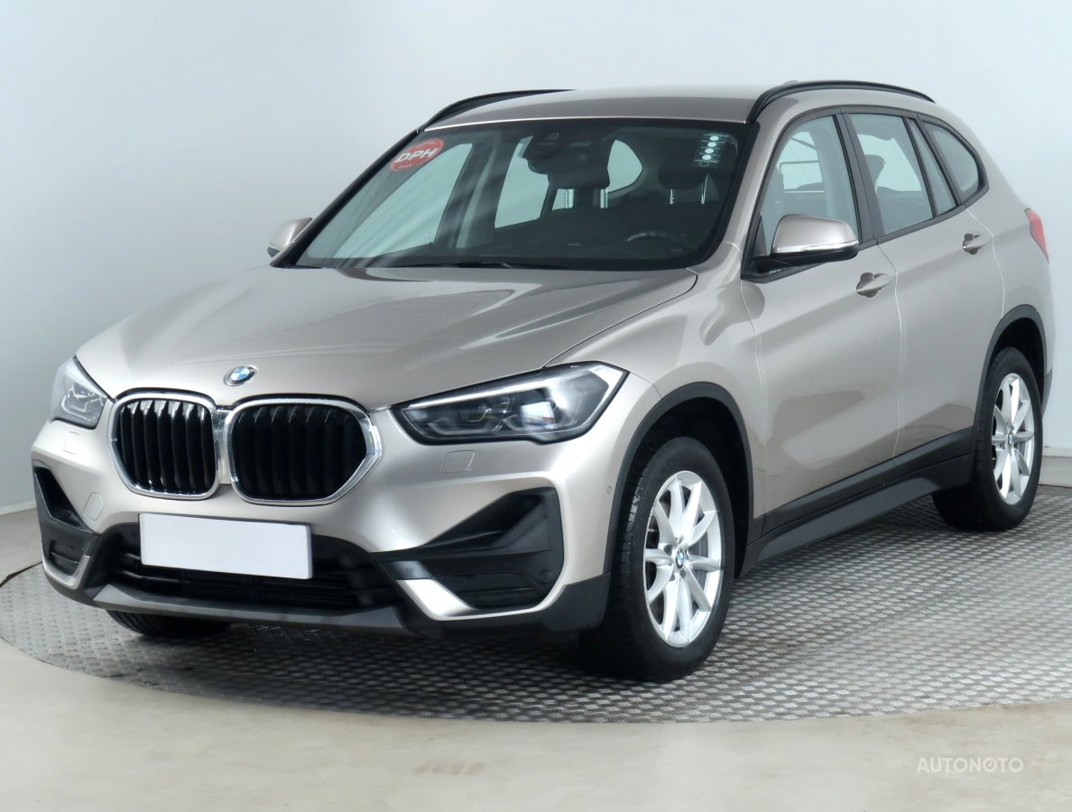 BMW X1, 2022 - pohled č. 3