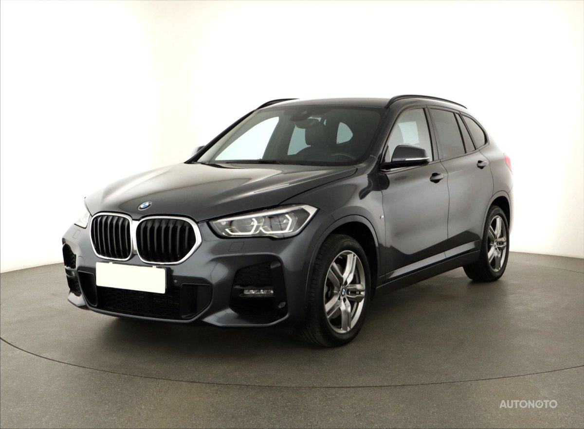 BMW X1, 2021 - pohled č. 3