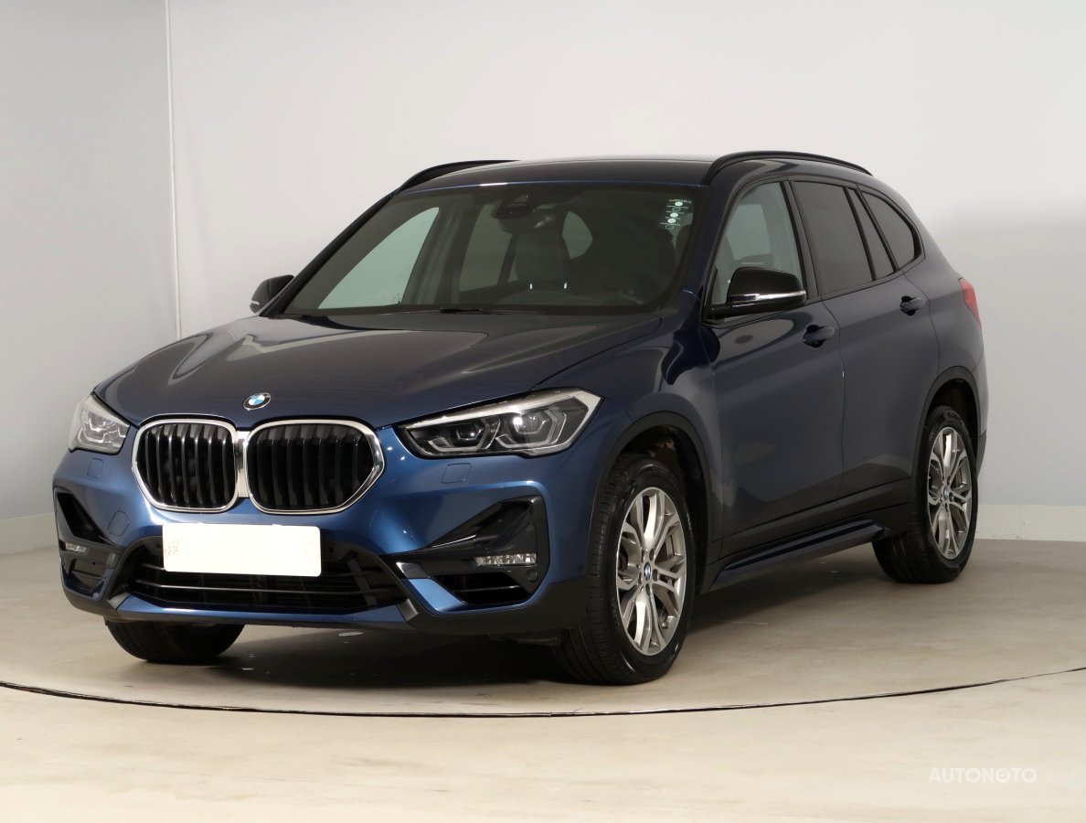 BMW X1, 2022 - pohled č. 3