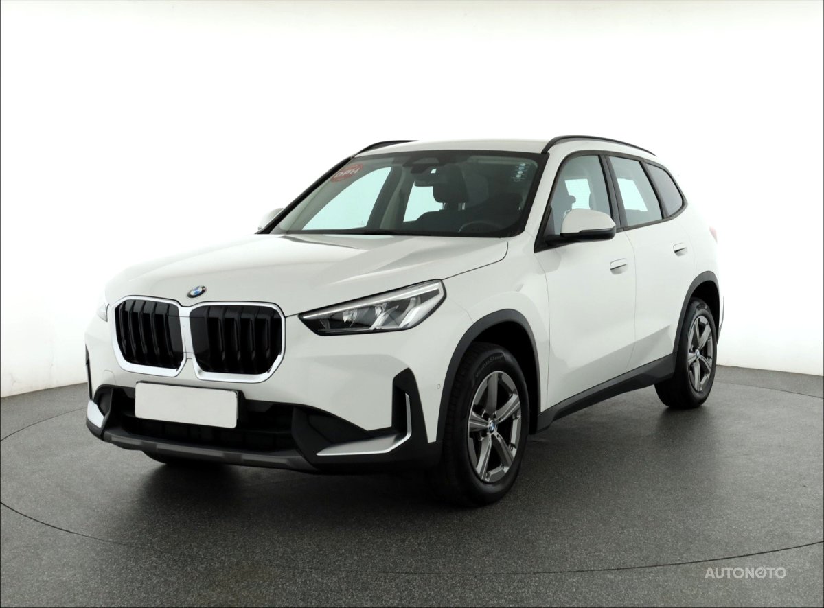 BMW X1, 2023 - pohled č. 3