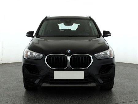 BMW X1, 2021 - pohled č. 2
