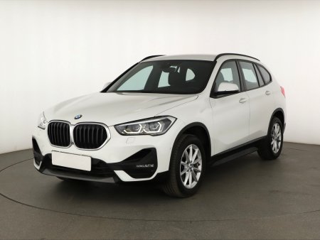 BMW X1, 2022 - pohled č. 3