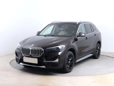 BMW X1, 2020 - pohled č. 3