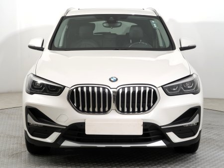 BMW X1, 2021 - pohled č. 2