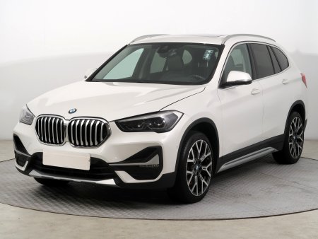 BMW X1, 2021 - pohled č. 3