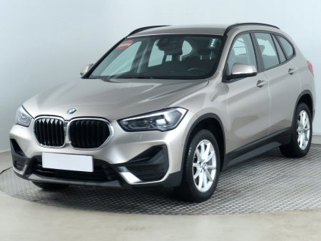BMW X1, 2022 - pohled č. 3