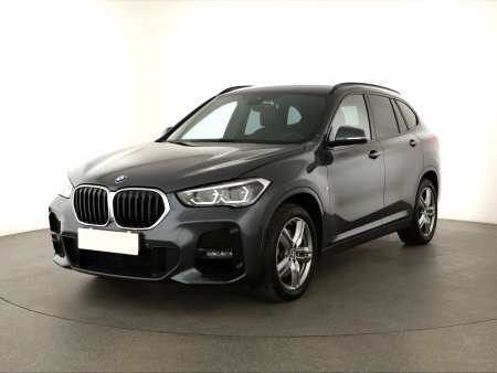 BMW X1, 2021 - pohled č. 3