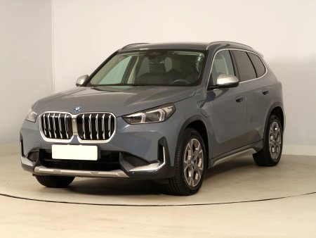 BMW X1, 2023 - pohled č. 3