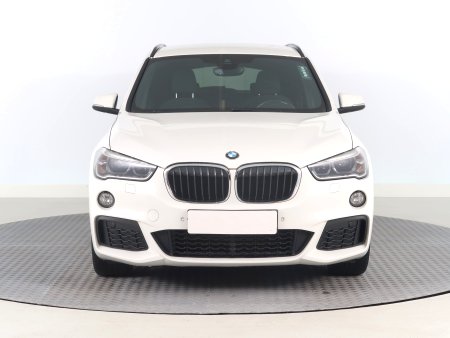 BMW X1, 2021 - pohled č. 2