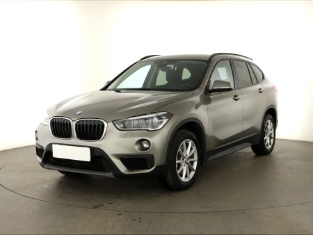 BMW X1, 2018 - pohled č. 3