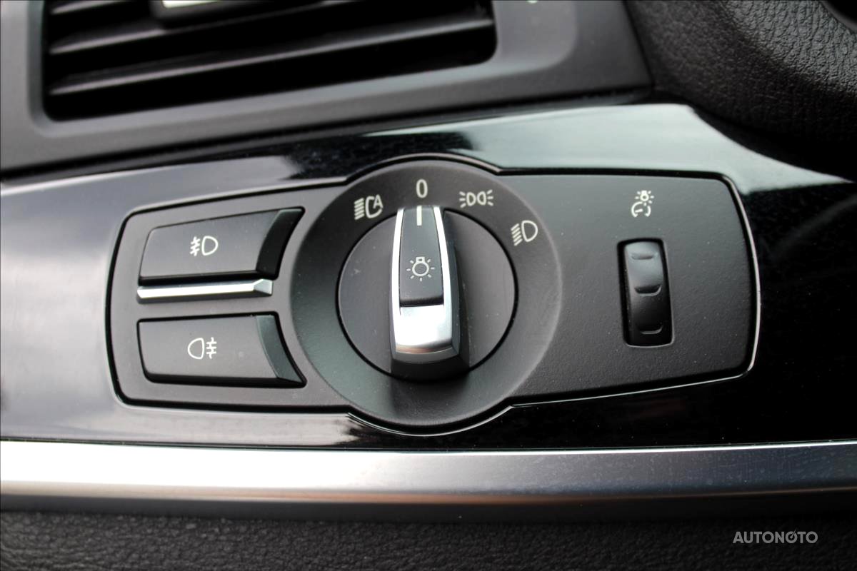 BMW X4, 2015 - pohled č. 9