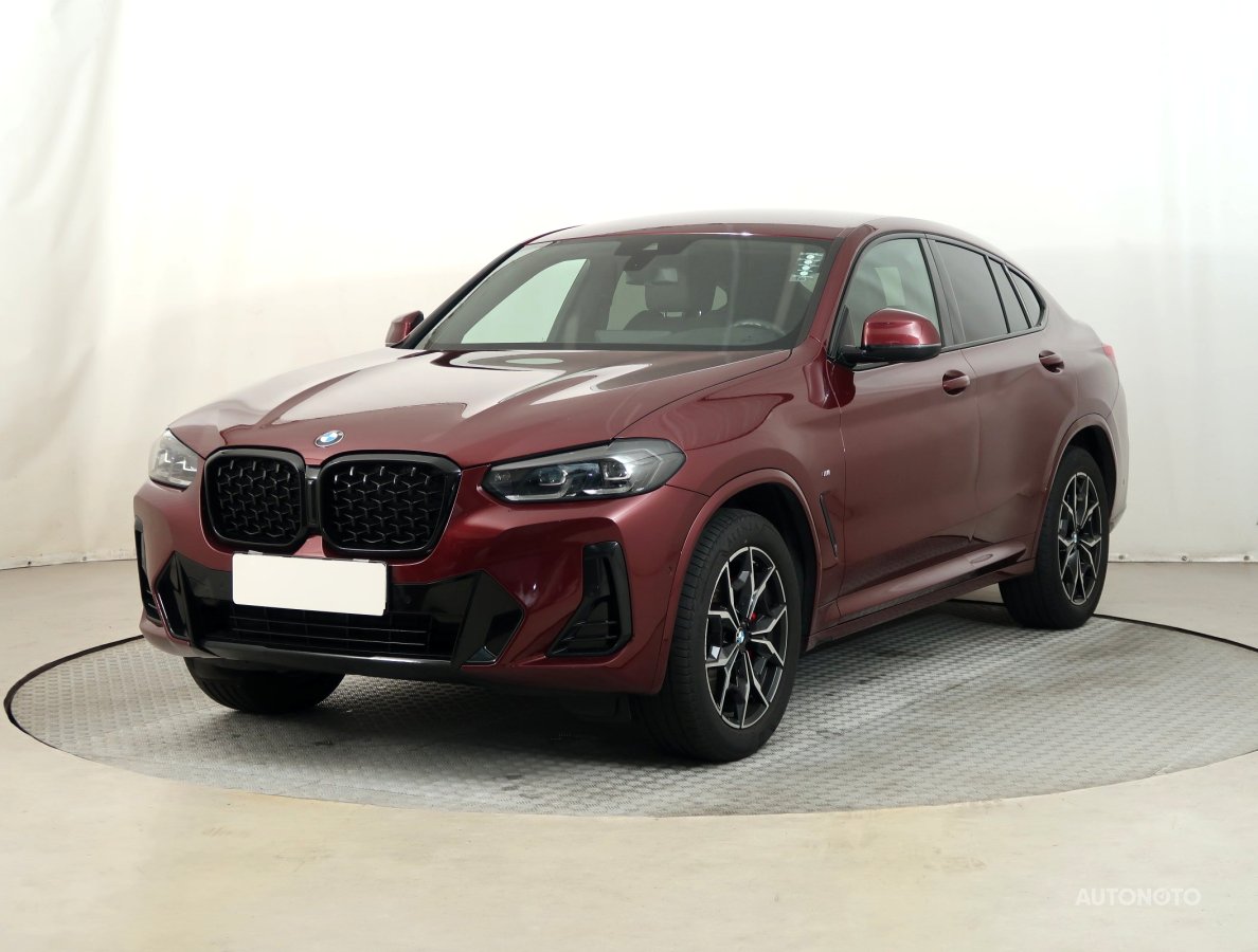 BMW X4, 2022 - pohled č. 3