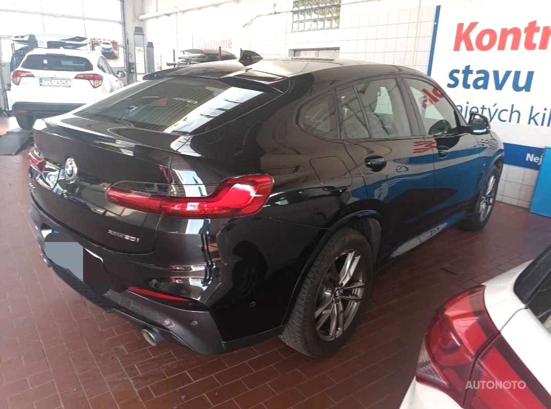 BMW X4, 2018 - pohled č. 2