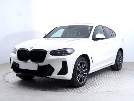 BMW X4, 2022 - pohled č. 3