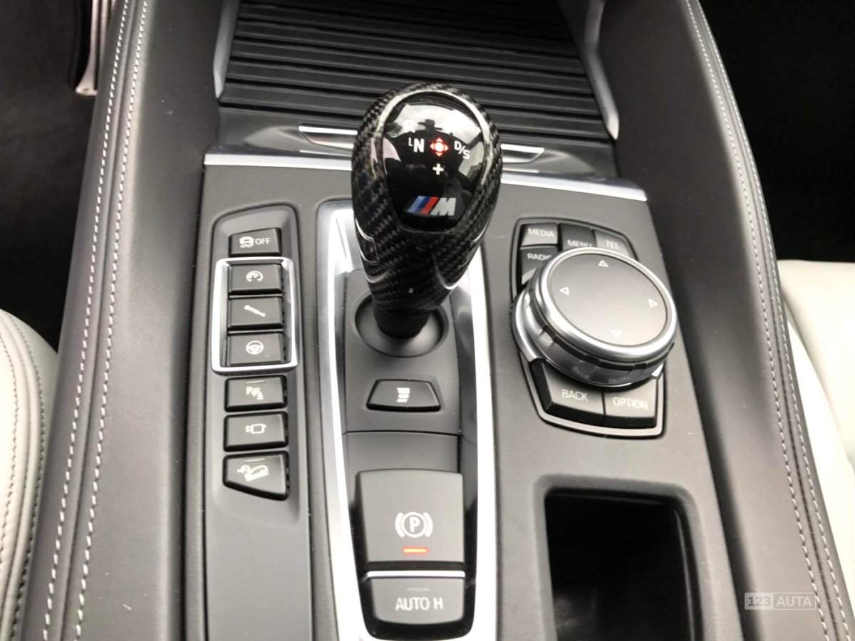 BMW X5, 2016 - pohled č. 17