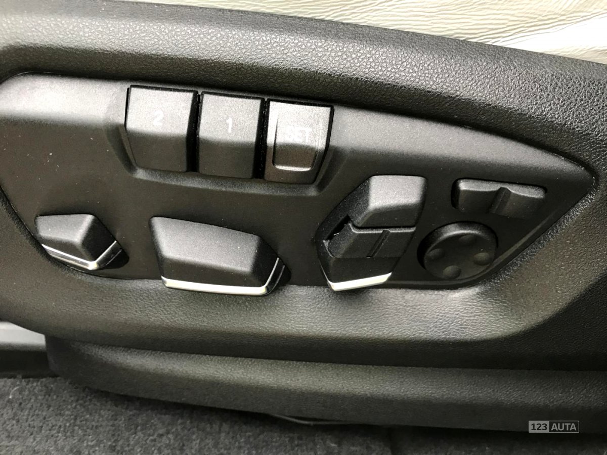 BMW X5, 2016 - pohled č. 21