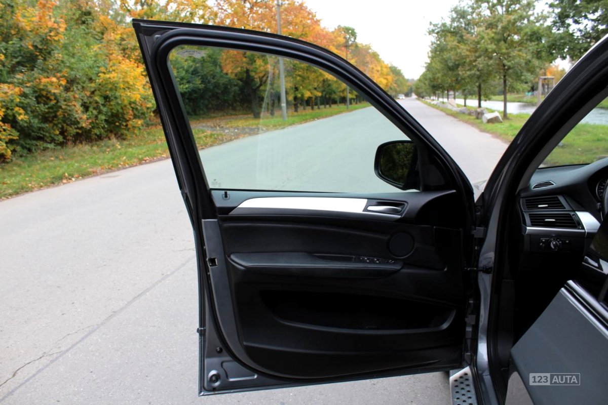 BMW X5, 2009 - pohled č. 9