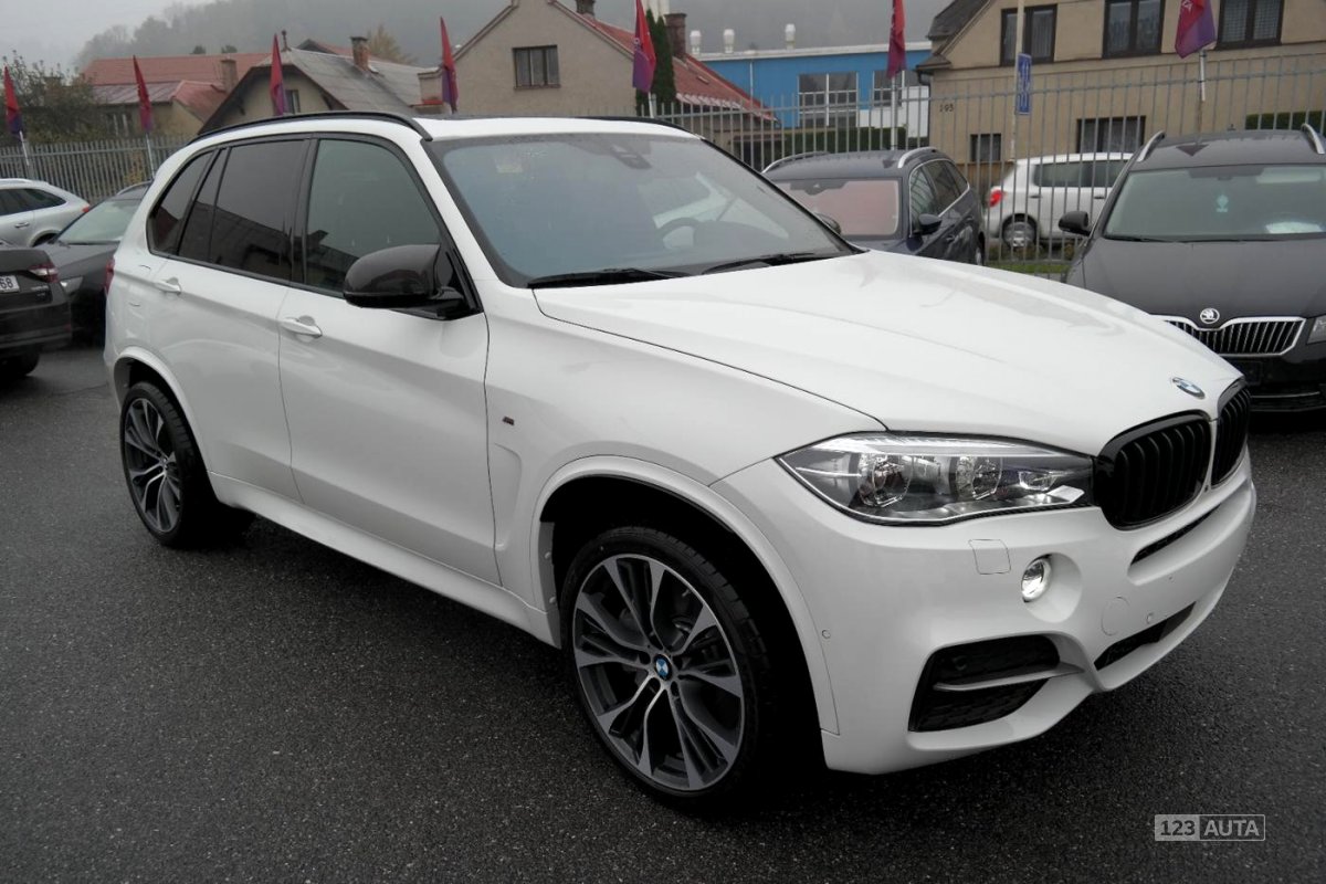 BMW X5, 2018 - pohled č. 2
