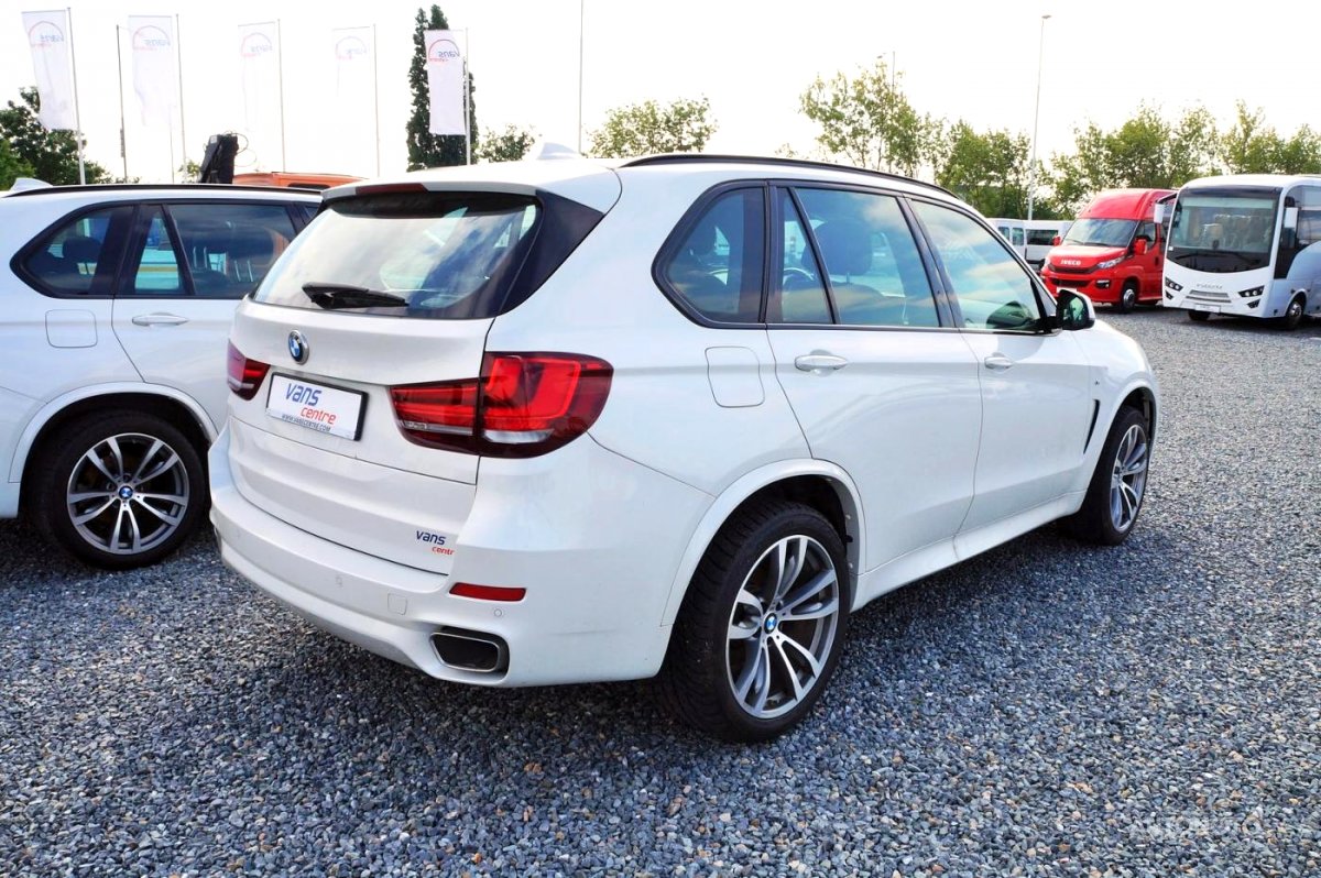 BMW X5, 2017 - pohled č. 2