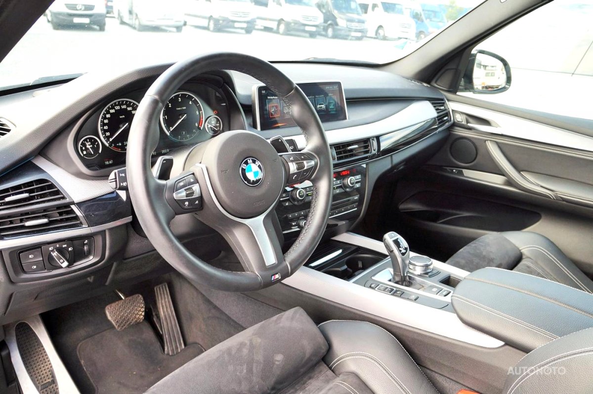 BMW X5, 2017 - pohled č. 4